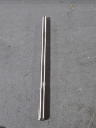 DESCRIPTION: (2) HSS CHUCKING REAMERS BRAND/MODEL: AV 13H702 SIZE: 0.3105" dia 19/64" sd RETAIL$: $116.70 QTY: 2