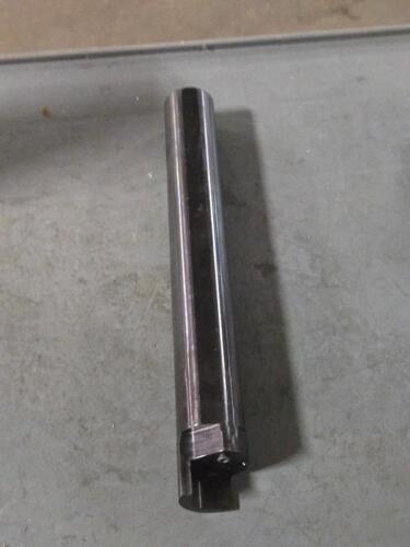 DESCRIPTION: (1) COOLANT THROUGH BORING BAR BRAND/MODEL: MANCHESTER 244-133 SIZE: 1.25" SD RETAIL$: $274.90 QTY: 1