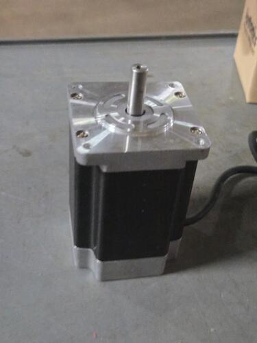 DESCRIPTION: (1) STEPPER MOTOR BRAND/MODEL: AUTONICS A200K-M599-G10 RETAIL$: $1,164.69 QTY: 1