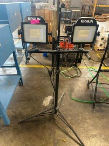 DESCRIPTION BRAUN TWO GROUP LED WORK LIGHT W/ TRIPOD STAND BRAND / MODEL: BRAUN LOCATION SHOP WEST QTY 1