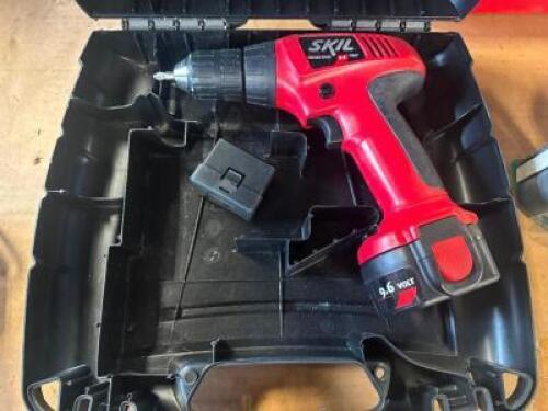 DESCRIPTION SKIL 9.6 VOLT CORDLESS DRILL W/ BATTERY AND CASE. BRAND / MODEL: SKIL ADDITIONAL INFORMATION NO CHARGER LOCATION SHOP WEST QTY 1
