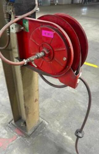 DESCRIPTION STEEL CRAFT RETRACTABLE REEL W/ AIR HOSE BRAND / MODEL: STEEL CRAFT LOCATION SHOP EAST QTY 1