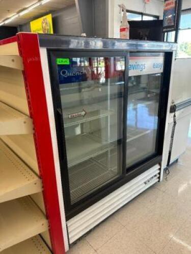 DESCRIPTION TRUE TWO DOOR SLIDING DOOR MERCHANDISER COOLER BRAND / MODEL: TRUE GDM-31SL-54 ADDITIONAL INFORMATION SN#4672029. IN WORKING ORDER LOCATIO