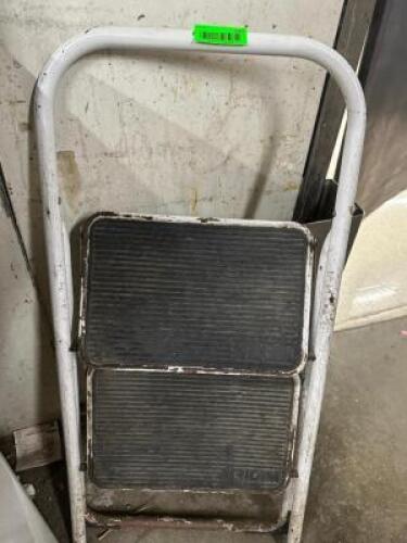 DESCRIPTION STEP LADDER LOCATION BACK ROOM QTY 1