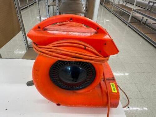DESCRIPTION ROYAL HEAVY DUTY BLOWER FAN BRAND / MODEL: ROYAL. LOCATION FRONT QTY 1
