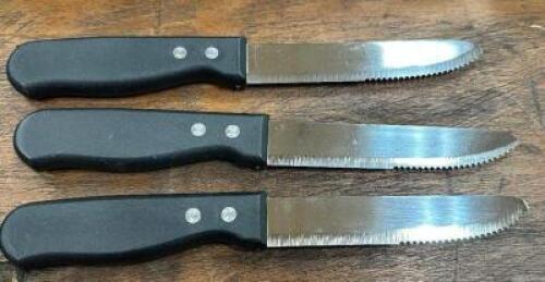 DESCRIPTION (50) STEAK KNIVES ADDITIONAL INFORMATION W/ RACK THIS LOT IS: SOLD BY THE PIECE LOCATION BANQUET ROOM TABLE 1 QTY 50