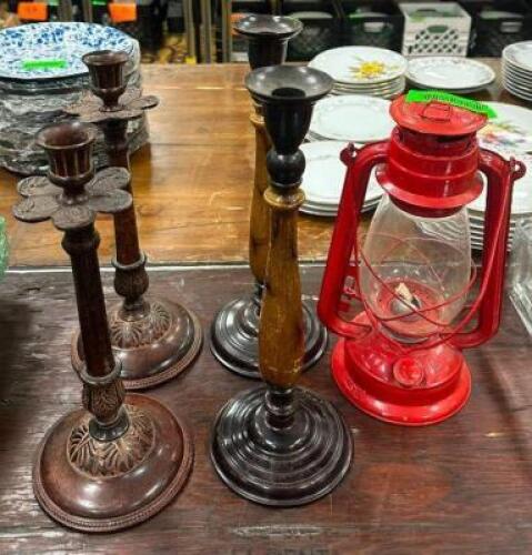 DESCRIPTION: (4) CANDLE STICKS AND LANTERN LOCATION: BANQUET HALL QTY: 1