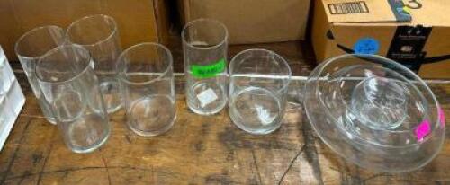 DESCRIPTION: ASSORTED GLASS TABLE PIECES AS SHOWN LOCATION: BANQUET HALL QTY: 1