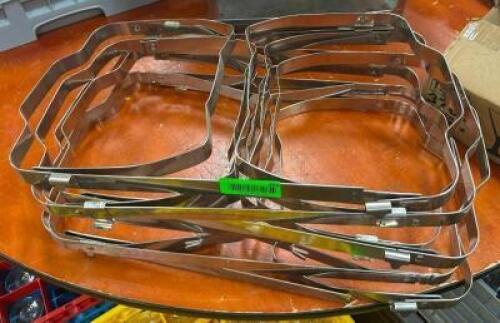 DESCRIPTION: (5) SPLIT SECTION CHAFER INSERTS LOCATION: BANQUET HALL QTY: 5