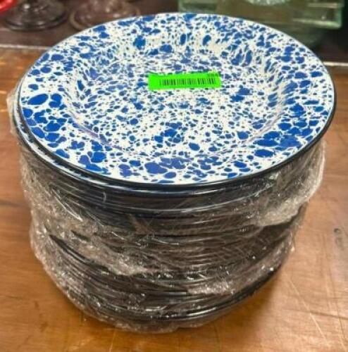 DESCRIPTION: (32) 10" METAL PLATES LOCATION: BANQUET HALL QTY: 32