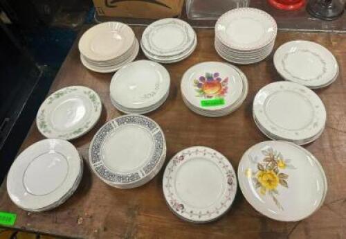 DESCRIPTION: ASSORTED DECORATIVE PLATES AS SHOWN LOCATION: BANQUET HALL QTY: 1