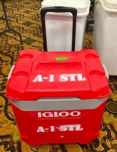 DESCRIPTION: ROLLING COOLER LOCATION: BANQUET HALL QTY: 1