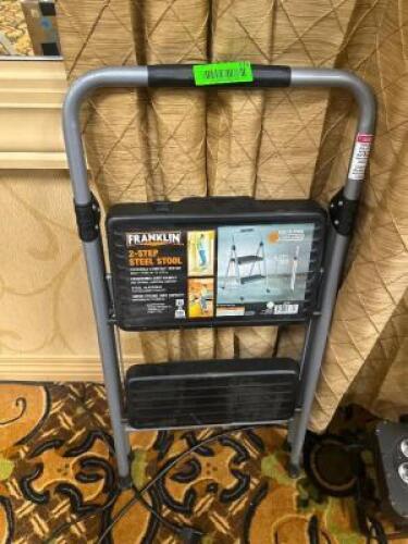 DESCRIPTION STEP LADDER LOCATION BANQUET ROOM TABLE 4 QTY 1