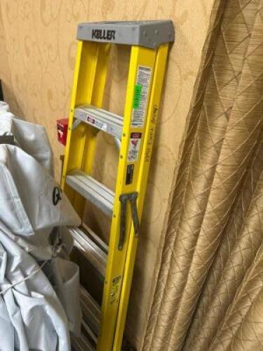 DESCRIPTION 6' FIBERGLASS LADDER - YELLOW LOCATION BANQUET ROOM TABLE 4 QTY 1