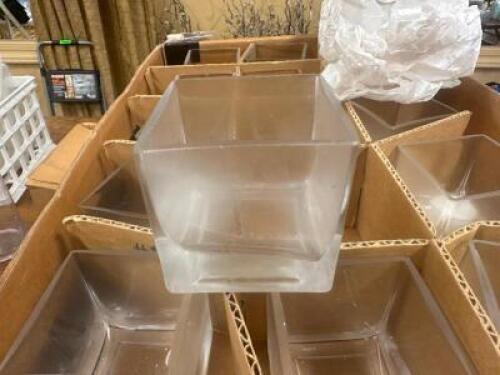DESCRIPTION (20) 4" CLEAR GLASS SHORT VOTIVE THIS LOT IS: SOLD BY THE PIECE LOCATION BANQUET ROOM TABLE 4 QTY 20