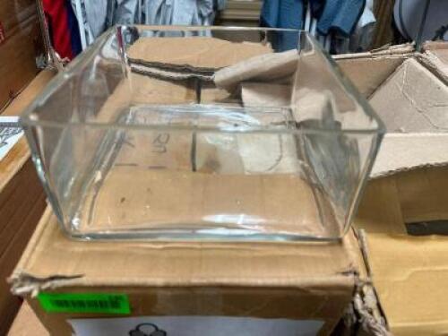 DESCRIPTION (6) LARGE SQUARE BOWL CENTER PIECE THIS LOT IS: SOLD BY THE PIECE LOCATION BANQUET ROOM TABLE 4 QTY 6