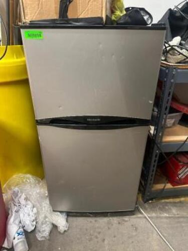 DESCRIPTION MINI FRIDGE / FREEZER LOCATION BACK ROOM QTY 1