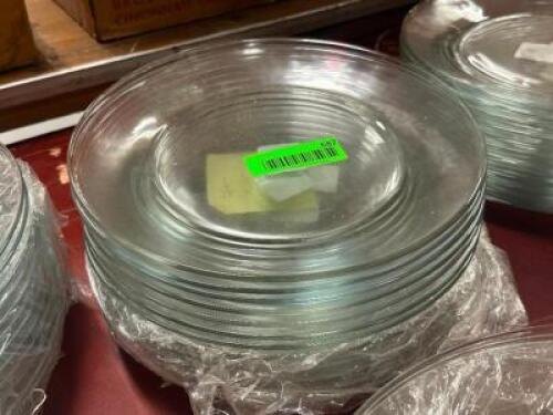 DESCRIPTION: (12) - GLASS DINNER PLATES THIS LOT IS: SOLD BY THE PIECE QTY: 12
