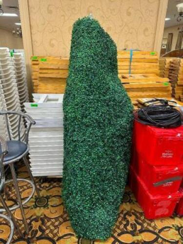 DESCRIPTION: FAKE IVY BACKDROP THIS LOT IS: ONE MONEY QTY: 1
