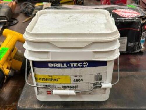 DESCRIPTION: CASE OF SCREWS THIS LOT IS: ONE MONEY QTY: 1