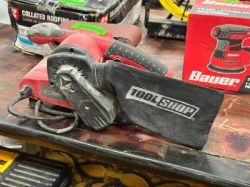 DESCRIPTION: SANDER THIS LOT IS: ONE MONEY QTY: 1