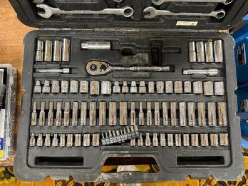 DESCRIPTION: SOCKET SET THIS LOT IS: ONE MONEY QTY: 1
