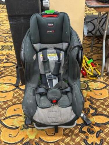DESCRIPTION: BABY SEAT THIS LOT IS: ONE MONEY QTY: 1