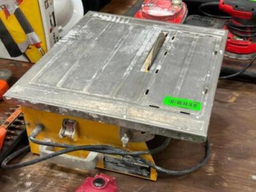 DESCRIPTION: TILE SAW THIS LOT IS: ONE MONEY QTY: 1