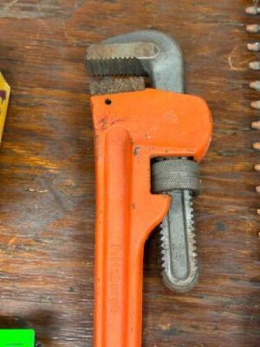 DESCRIPTION: HD PIPE WRENCH THIS LOT IS: ONE MONEY QTY: 1
