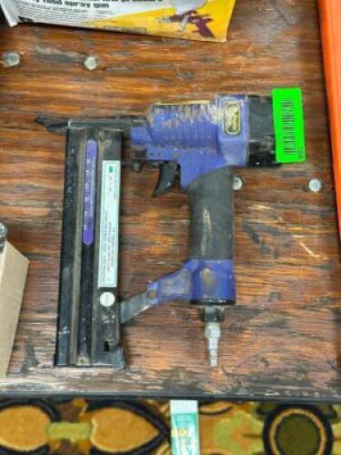 DESCRIPTION: NAILER THIS LOT IS: ONE MONEY QTY: 1
