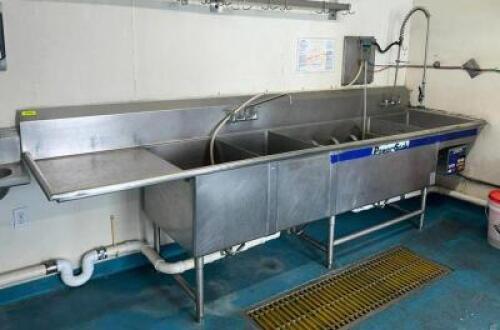 DESCRIPTION: 12' POWER SOAK 3-COMPARTMENT STAINLESS STEEL SINK WITH WASHING STATION AND DRAINBOARD AND HEATED AGITATOR BRAND/MODEL: POWERSOAK 1951-50