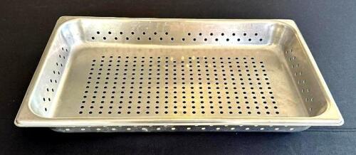 DESCRIPTION: (6) FULL SIZE PERFORATED STAINLESS PANS SIZE: 2.5" DEEP LOCATION: 6TH FLOOR QTY: 6