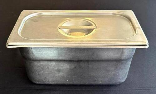 DESCRIPTION: (6) 1/3 SIZE STAINLESS PANS WITH LIDS SIZE: 6" DEEP LOCATION: 6TH FLOOR QTY: 6