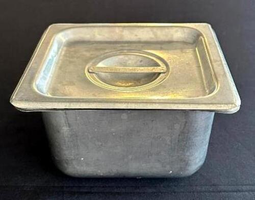 DESCRIPTION: (2) 1/6 SIZE STAINLESS PANS WITH LIDS SIZE: 4" DEEP LOCATION: 6TH FLOOR QTY: 2