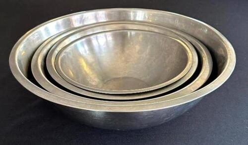 DESCRIPTION: (4) ASSORTED SIZED STAINLESS MIXING BOWLS SIZE: 10"-16" LOCATION: 6TH FLOOR QTY: 4