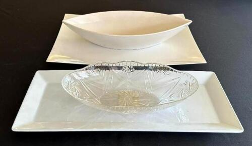 DESCRIPTION: (2) PLASTIC SERVING TRAYS AND (2) BOWLS LOCATION: 6TH FLOOR QTY: 4
