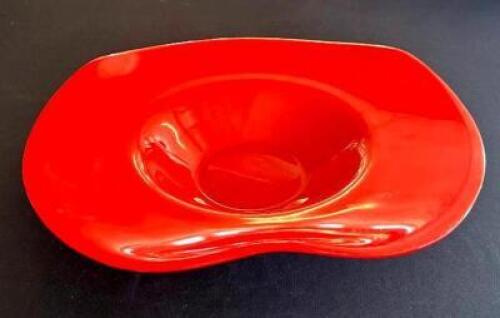 DESCRIPTION: MELAMINE SERVING BOWL SIZE: 19" LOCATION: 6TH FLOOR QTY: 1