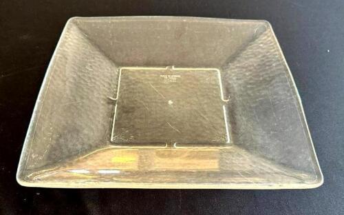 DESCRIPTION: (2) PLASTIC SERVING TRAYS SIZE: 14.5"X14.5" LOCATION: 6TH FLOOR QTY: 2