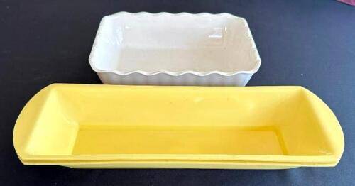 DESCRIPTION: (3) ASSORTED PLASTIC SERVING TRAYS SIZE: SEE PHOTOS LOCATION: 6TH FLOOR QTY: 3