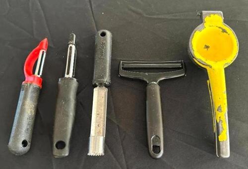 DESCRIPTION: (5) ASSORTED KITCHEN UTENSILS LOCATION: 6TH FLOOR QTY: 5