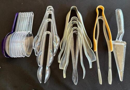 DESCRIPTION: (22) ASSORTED PLASTIC UTENSILS LOCATION: 6TH FLOOR QTY: 22