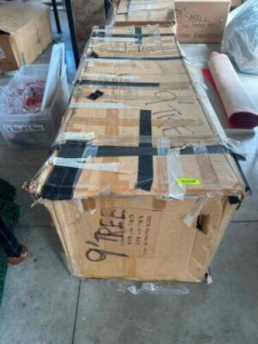 DESCRIPTION 9' FAKE CHRISTMAS TREE - IN BOX LOCATION FLOOR 8 QTY 1