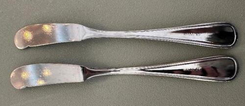 DESCRIPTION (180) STAINLESS BUTTER KNIVES ADDITIONAL INFORMATION RACK INCLUDED THIS LOT IS: SOLD BY THE PIECE LOCATION FLOOR 7 QTY 180
