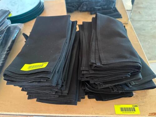 DESCRIPTION (30) 18" X 18" BLACK NAPKINS THIS LOT IS: SOLD BY THE PIECE LOCATION FLOOR 6 QTY 30