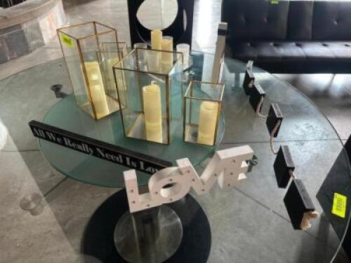 DESCRIPTION (1) LOT OF DECORATIONS, LOCATION FIRST FLOOR QTY 1
