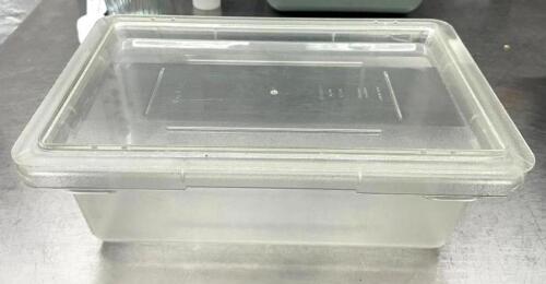 DESCRIPTION: (8) PLASTIC BINS WITH LIDS SIZE: 18"X12" LOCATION: KITCHEN QTY: 8