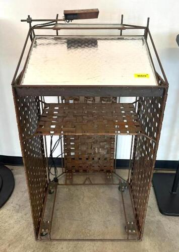 DESCRIPTION: PODIUM STAND LOCATION: 6TH FLOOR QTY: 1