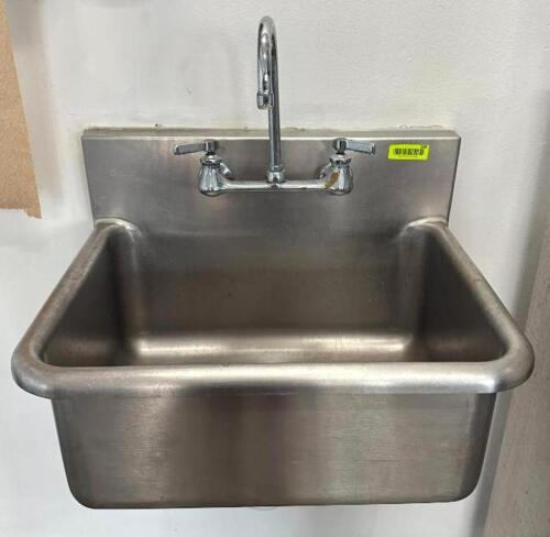 DESCRIPTION: WALL MOUNTED STAINLESS STEEL SINK SIZE: 22"X16"X10" LOCATION: 7TH FLOOR QTY: 1