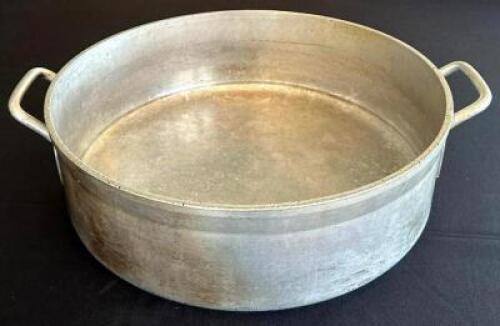 DESCRIPTION: BRAISING POT WITH HANDLES SIZE: 19"X6" LOCATION: 6TH FLOOR QTY: 1