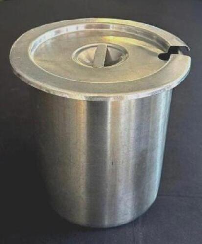 DESCRIPTION: (2) ROUND STAINLESS PANS WITH LIDS SIZE: 8.5"X10" LOCATION: 6TH FLOOR QTY: 2